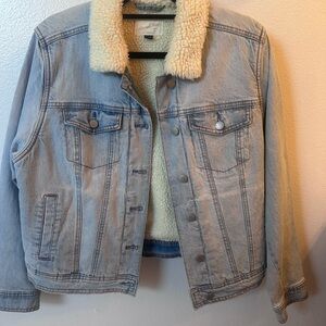 Universal Thread Light Blue Denim Jacket with Cream Sherpa Lining